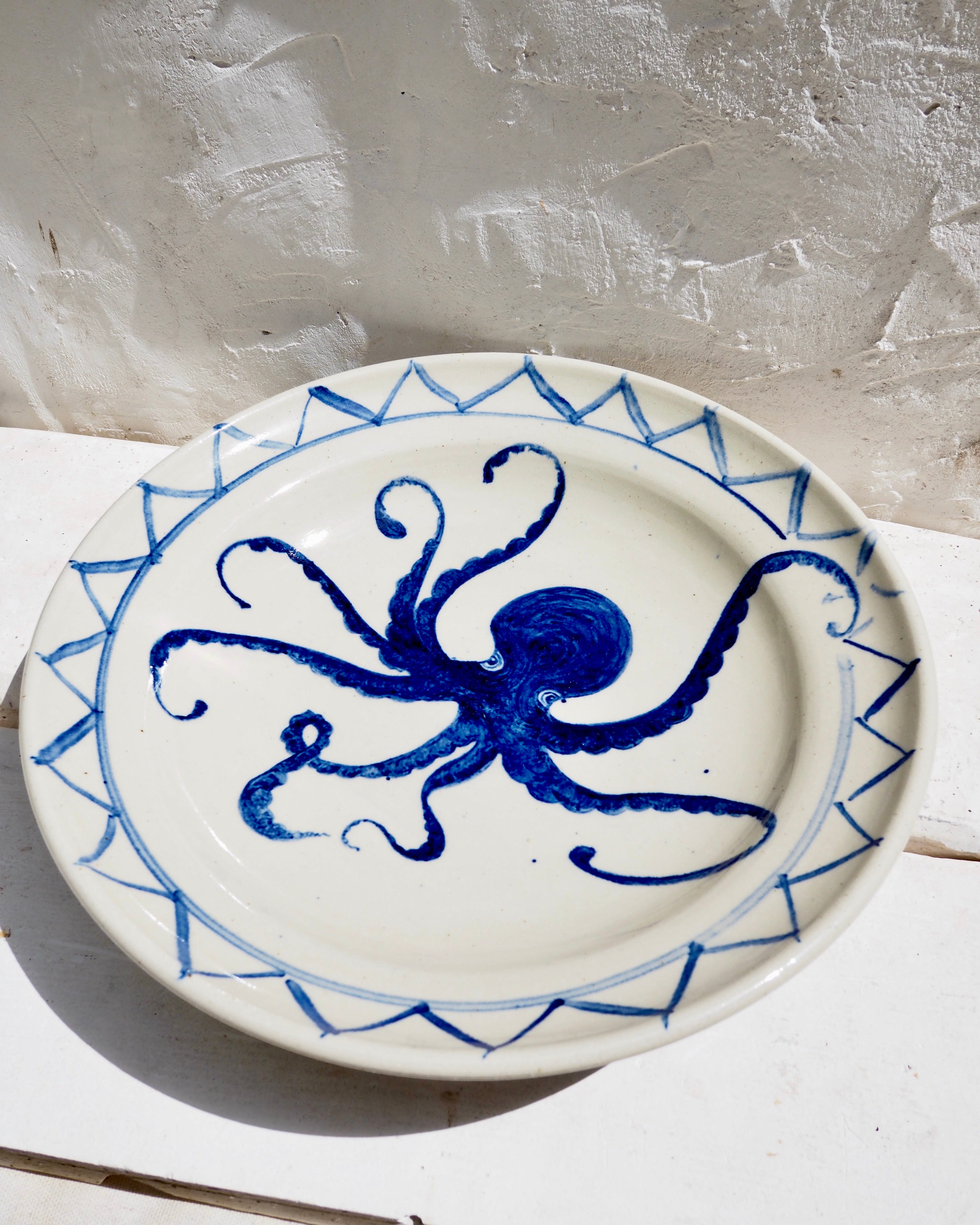 Charger plate in stoneware - Octopus