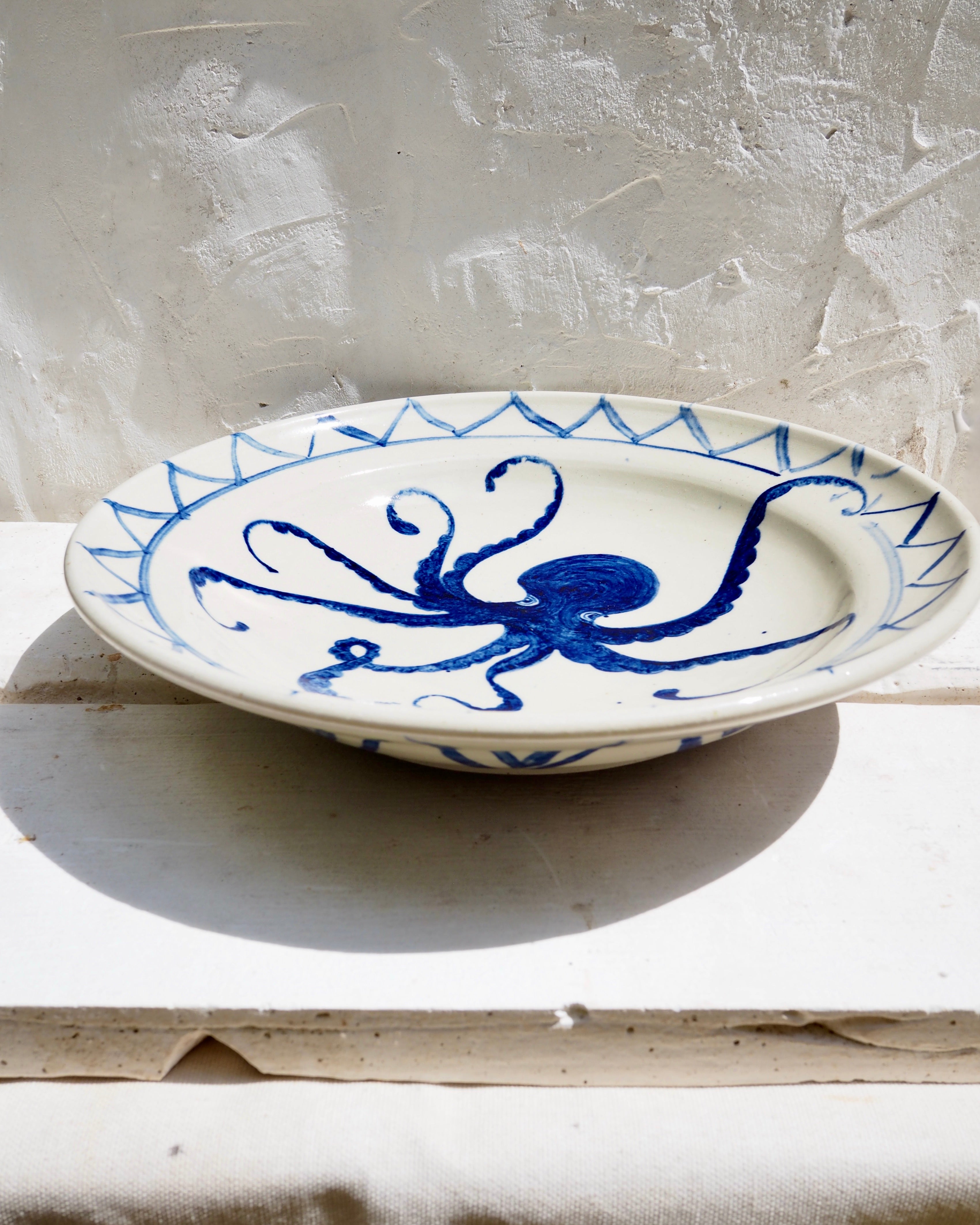 Charger plate in stoneware - Octopus