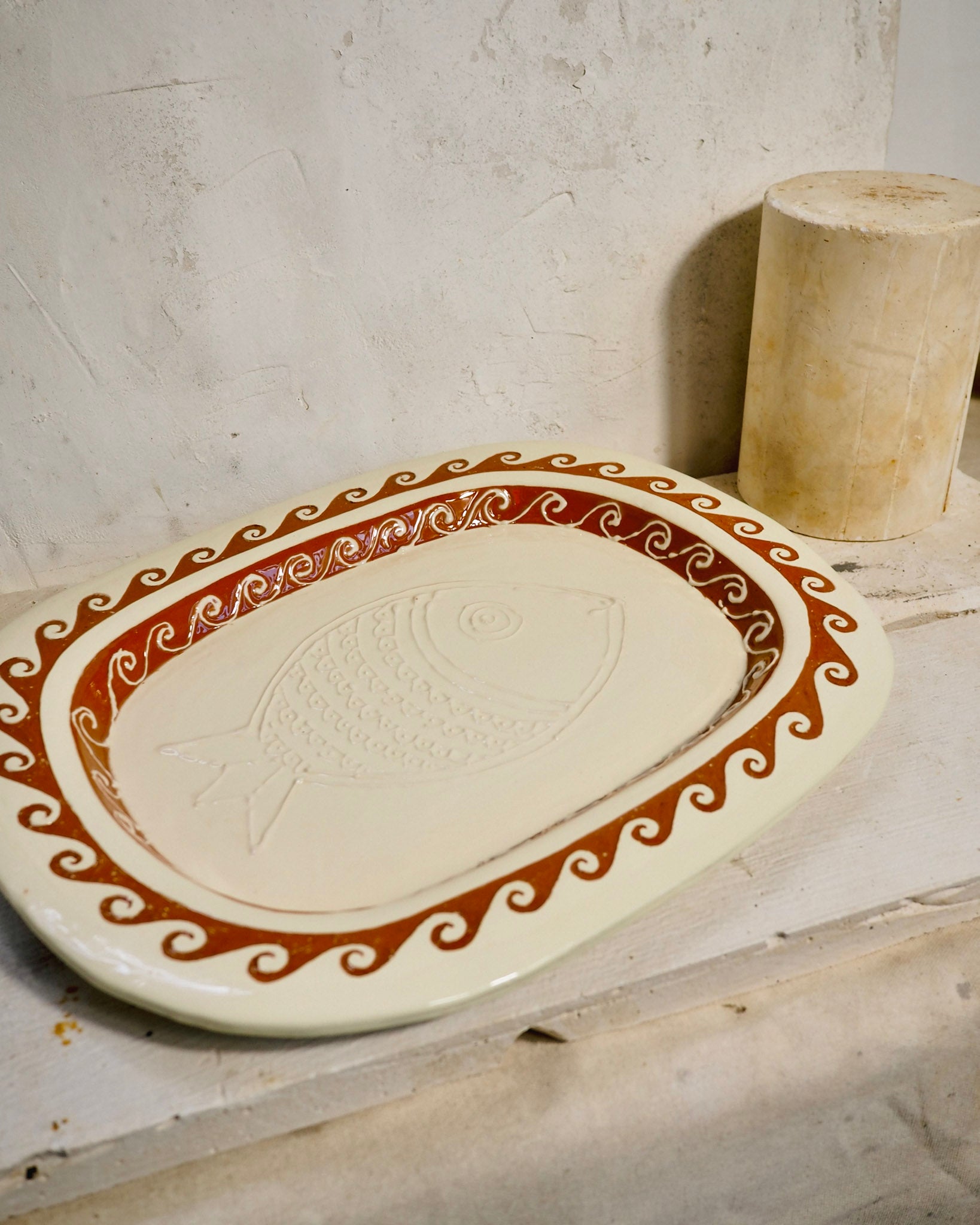 Terracotta platter - Embossed Pesce