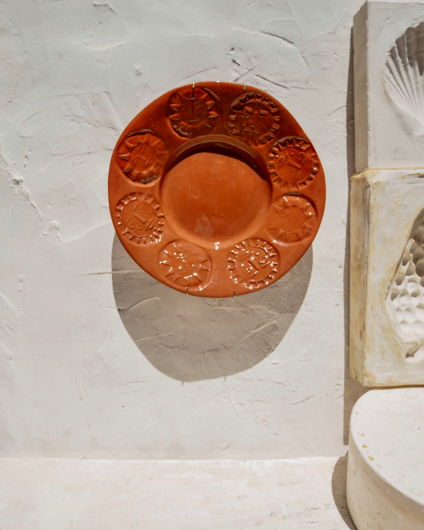 Puglia Plate - Embossed sun border