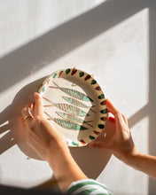 Load image into Gallery viewer, Pesci Piccoli - sardine plate
