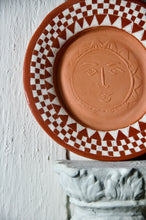 Load image into Gallery viewer, Puglia plate - Il Sole with brass wall hook
