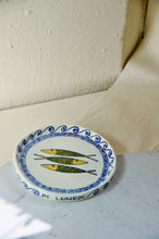 Load image into Gallery viewer, Sardine Plate - Greek key
