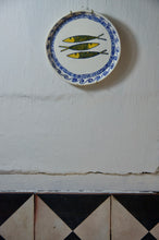 Load image into Gallery viewer, Sardine Plate - Greek key
