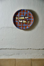 Load image into Gallery viewer, Decorative Sardine Plate - Pesce 1 with wall hook

