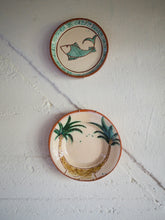 Load image into Gallery viewer, Puglia Plate - Two Palms with brass wall hook
