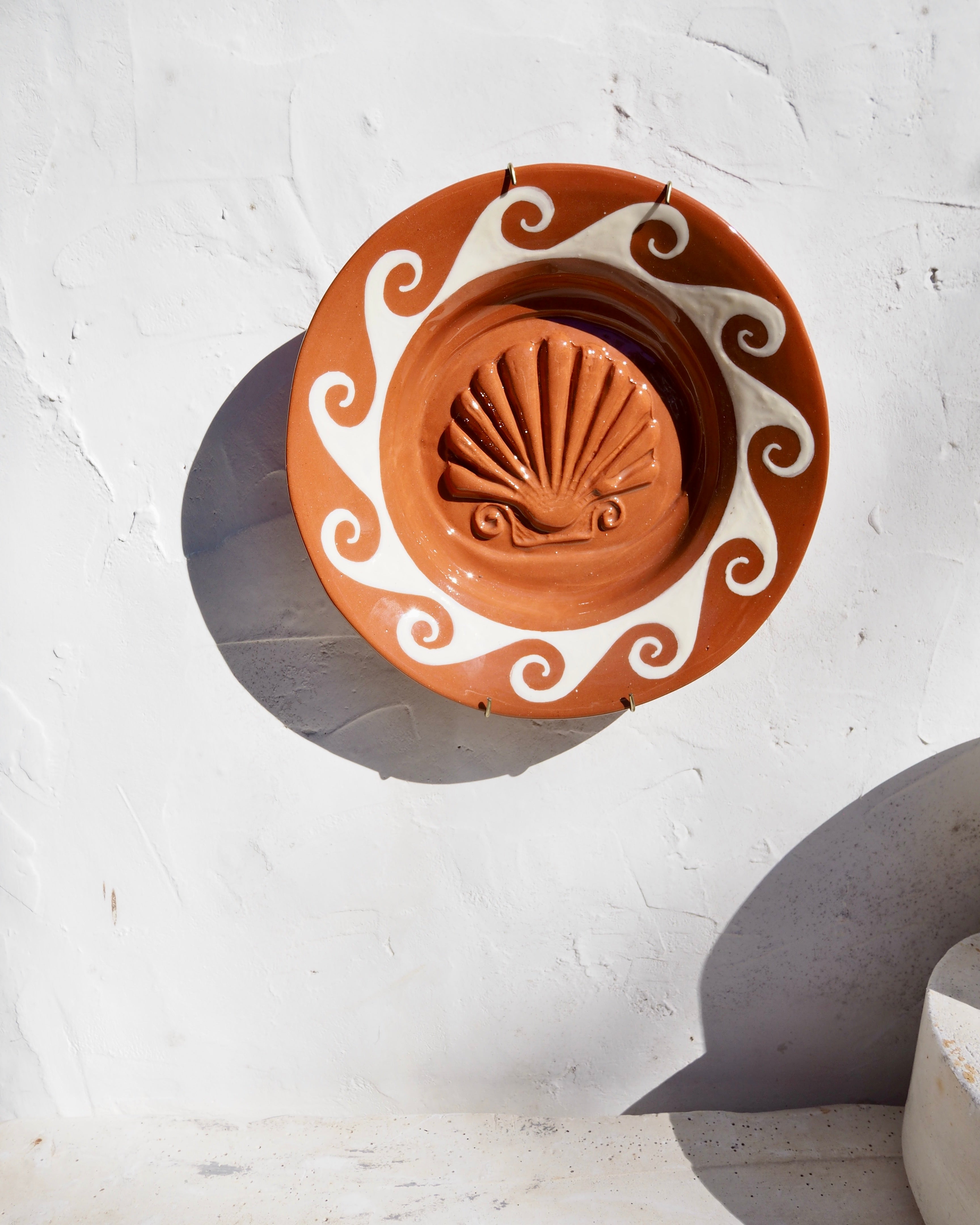 Puglia Plate - Embossed shell with wave detail and  with brass wall hook