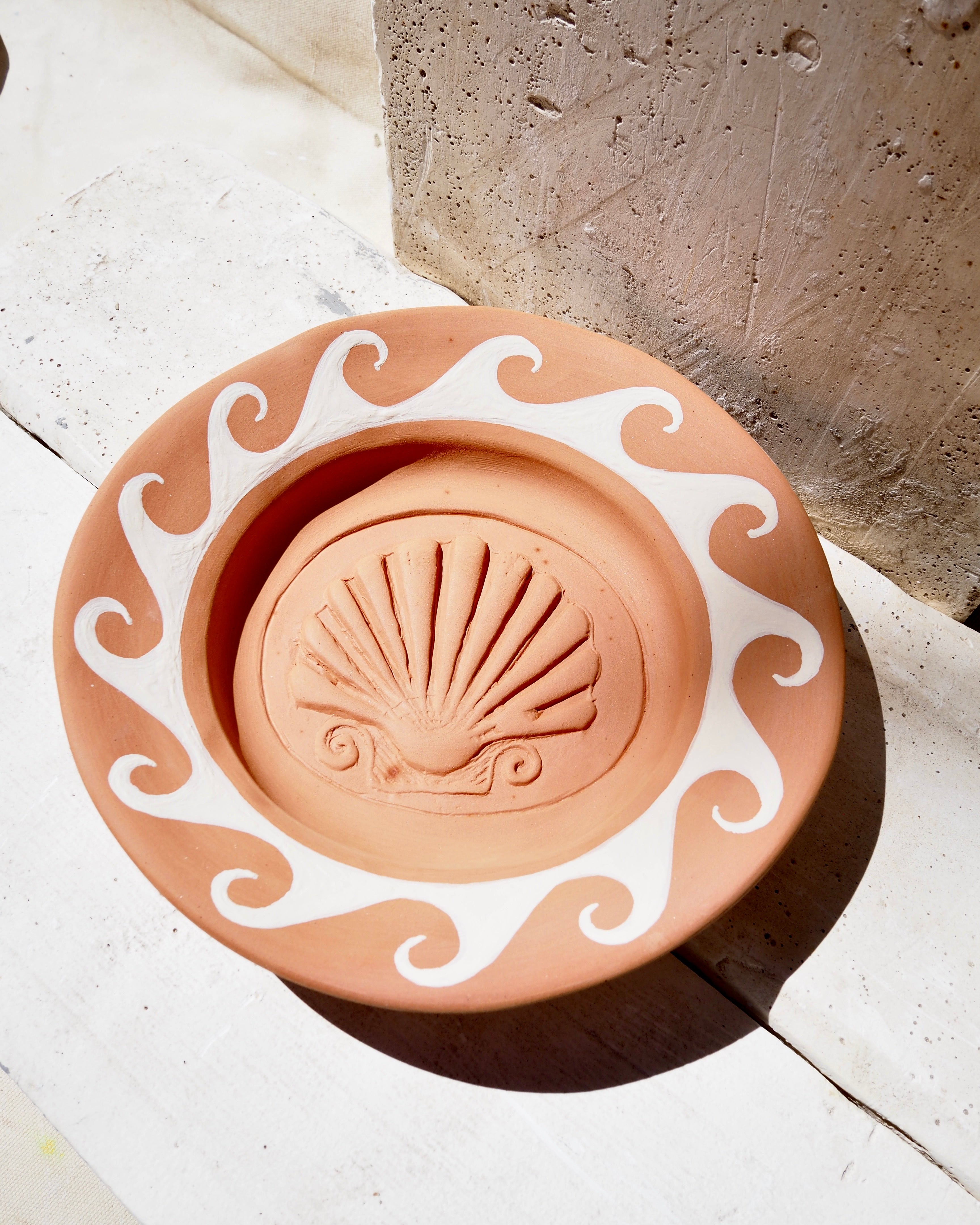 Puglia Wall Plate - Embossed shell with brass wall hook